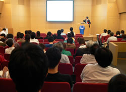2007年度 第1回 公開講演会(情報学部経営情報学科主催)